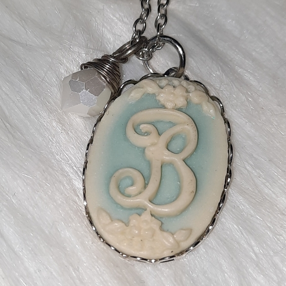 None Jewelry - "B" initial carved cameo style pendant on 18in to 20in chain